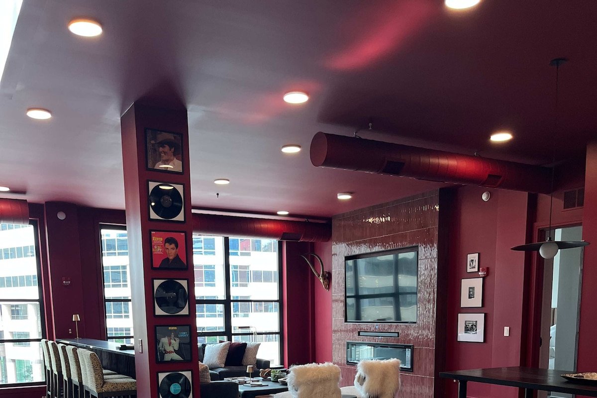 Elvis Penthouse Suite 4BR by Maddox Hotel gallery image 4