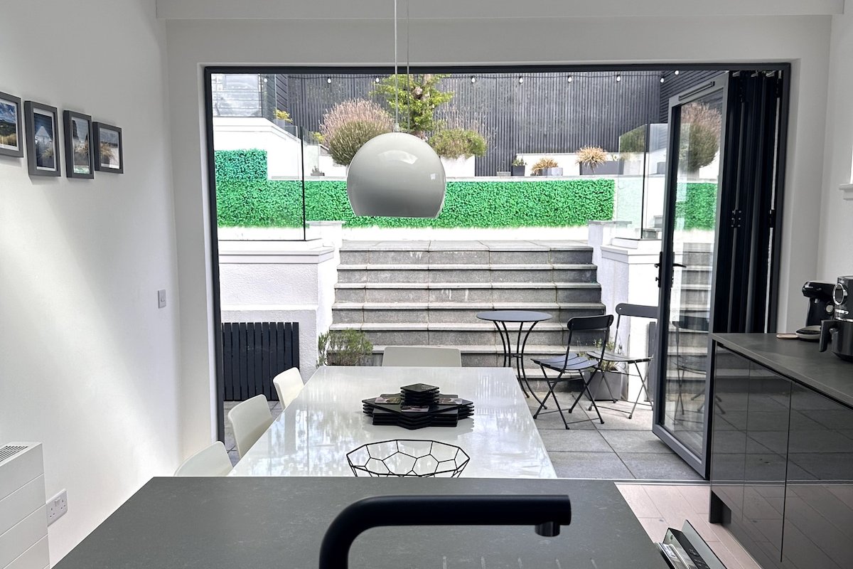 Stylish 5 bed home close to Murrayfield. gallery image 4