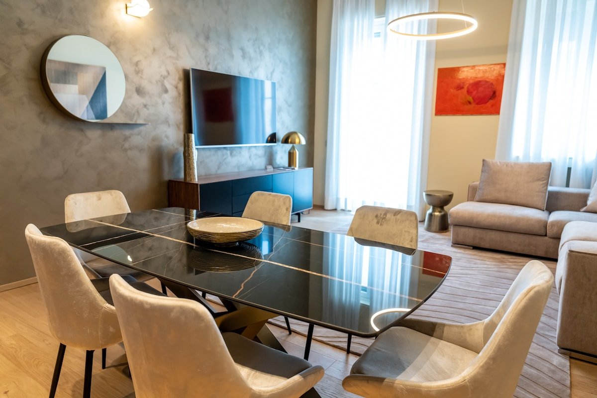 Bright 3 Bedrooms 3 Bathrooms – 8 Guests – Duomo gallery image 3