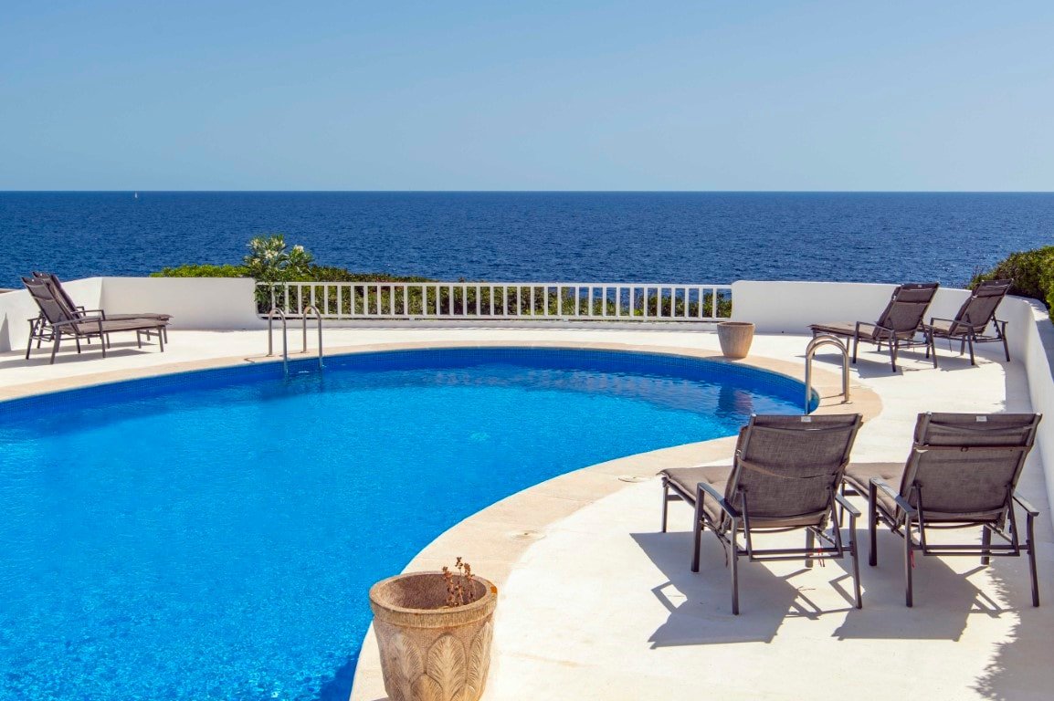 Elegant villa in front of the sea S’Algar, Menorca gallery image 2