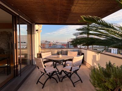 Sophisticated 3-BR Penthouse with Scenic Terraces