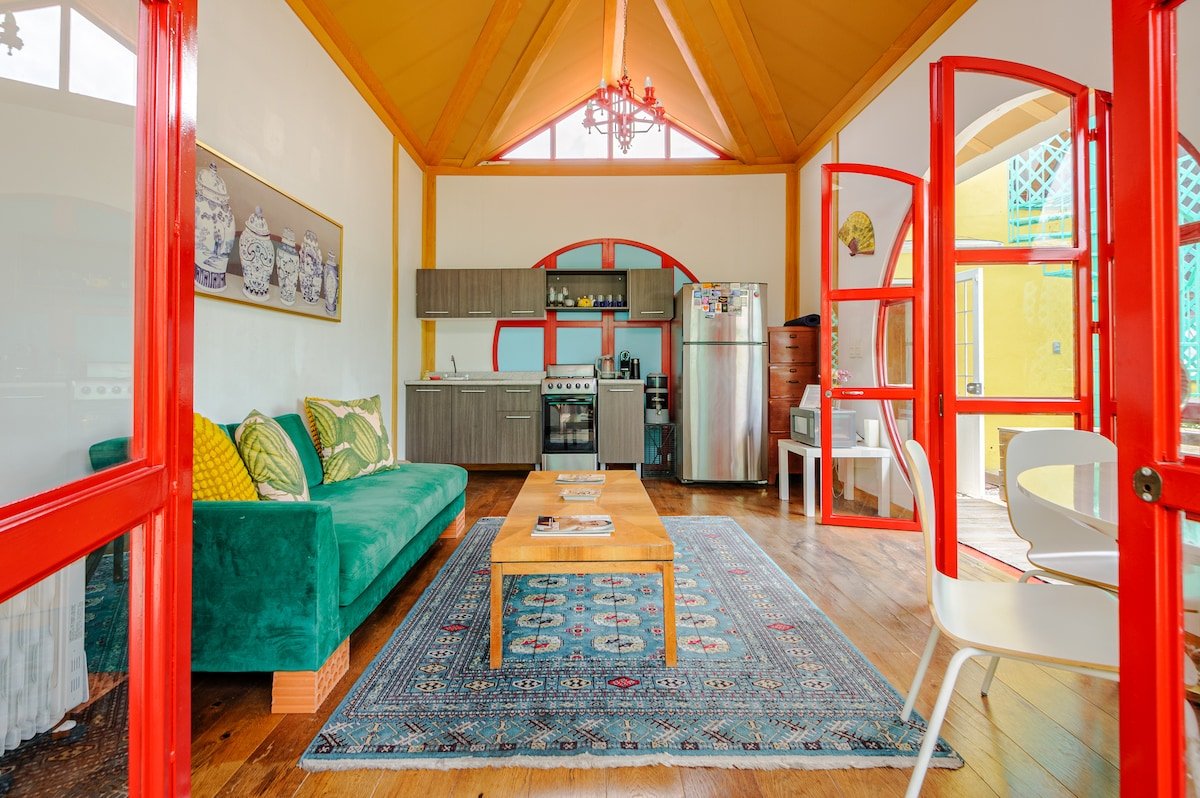 Oasis 2 BR condo w/ rooftop at Roma Norte. gallery image 3