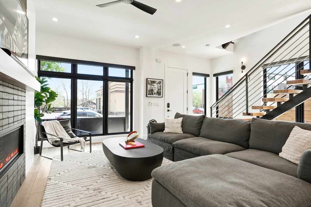 “Heart of the Highlands” HOT TUB PETS 420 friendly gallery image 4