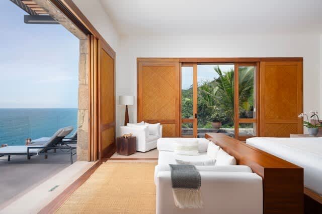 Secluded Oceanfront Sanctuary / Panoramic Views gallery image 3