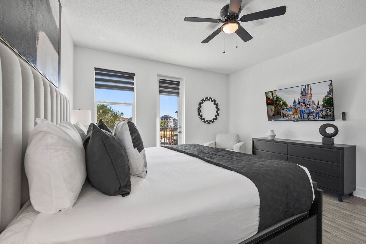 The Azure Haven at Liberty Bluff: Golf View, Pool gallery image 5