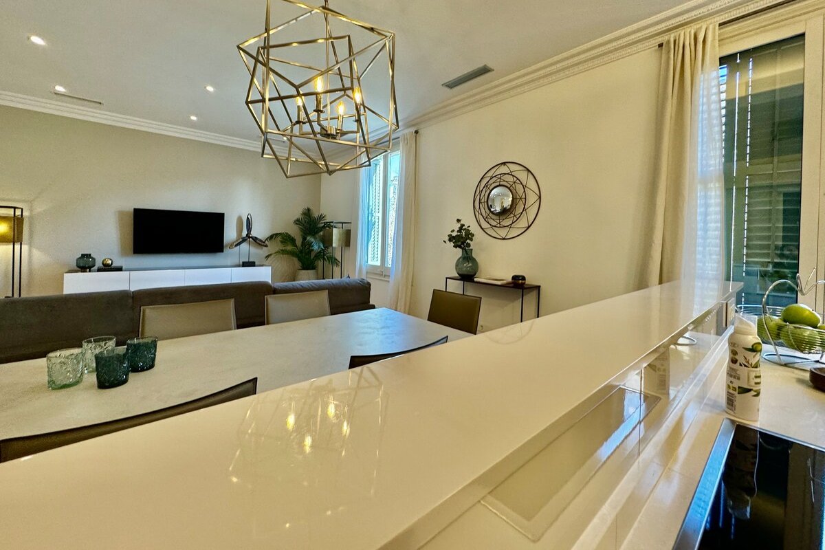 BCN Christmas Elegance & Modernity on Diagonal 5P gallery image 3