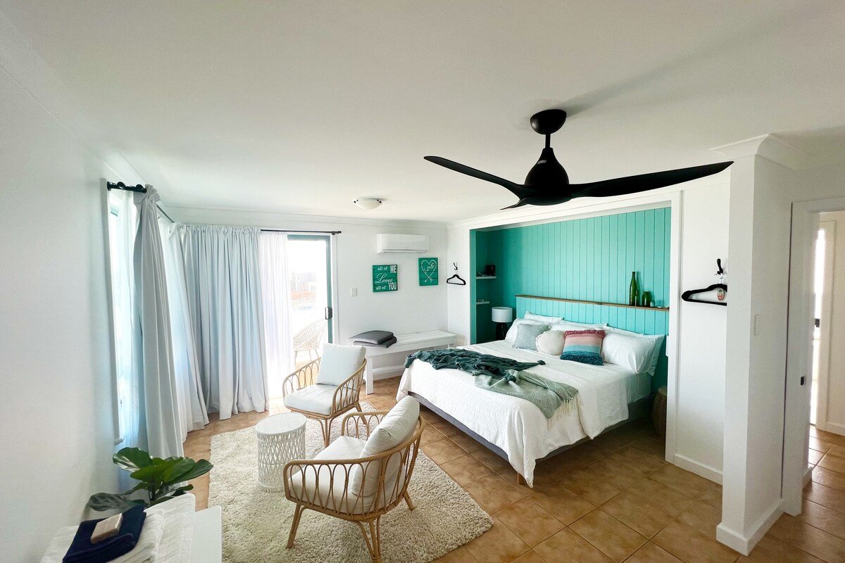 The White House – Kings & Queens ApartmentSuites gallery image 4