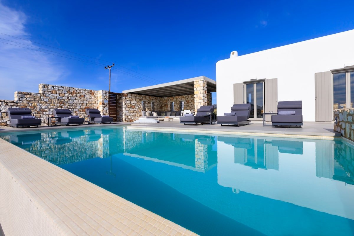 Il SOGNO VILLA 1 Paros private pool gallery image 4