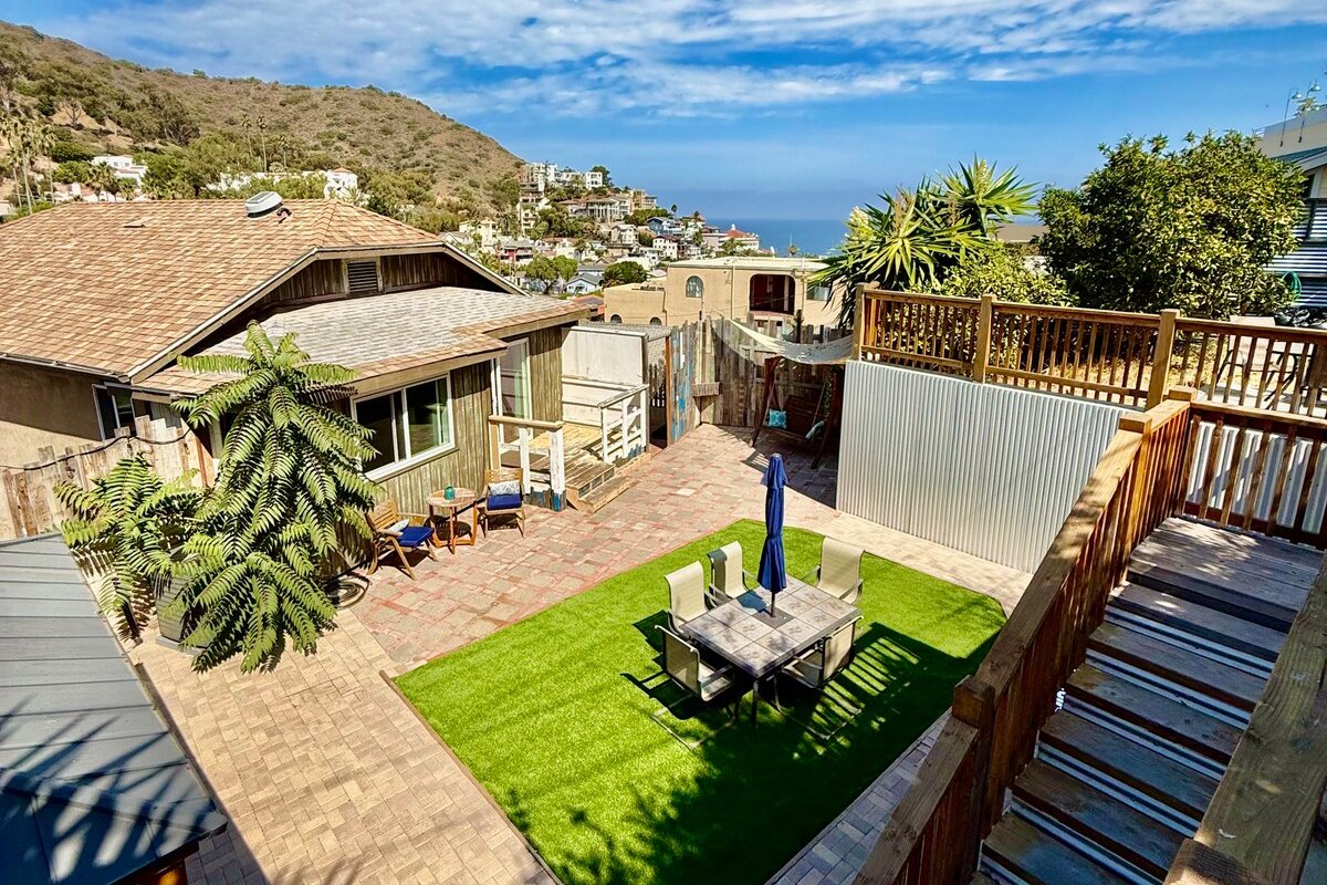 Hilltop Penthouse 2BD/2BA+Golf Cart+AC! gallery image 5