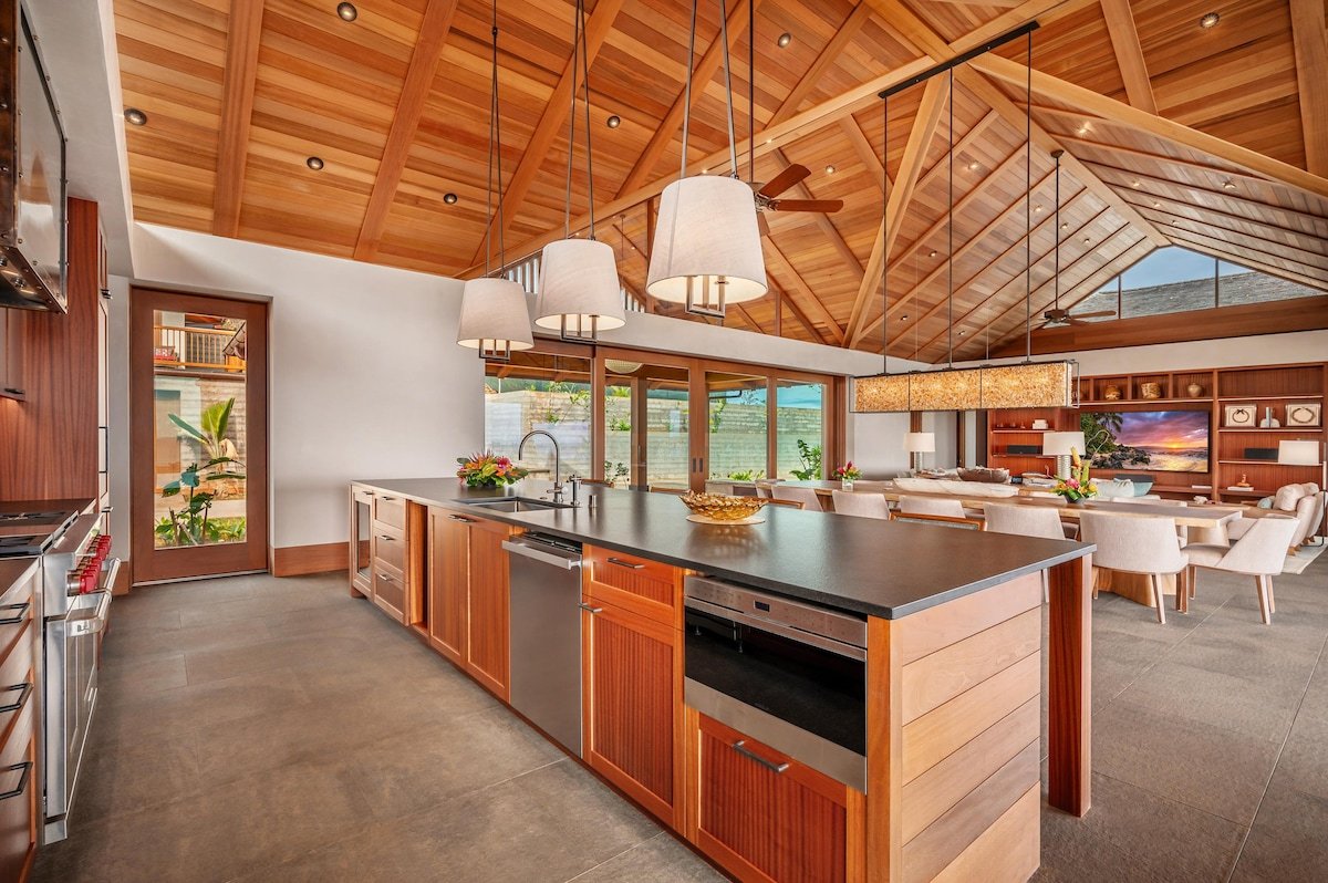 Hale Malie Luxury 4 Bedroom Home w/Private Pool gallery image 4