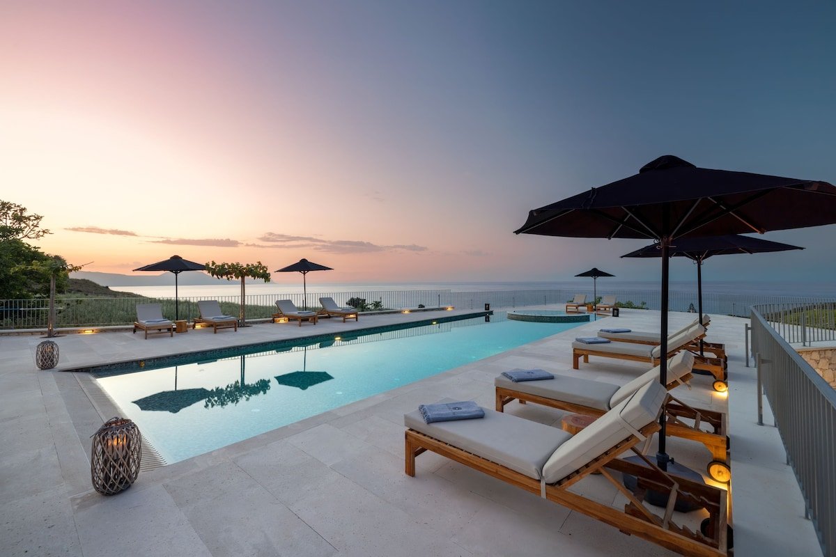 Solitude, Chromatic Sunsets and Superior Sea Views gallery image 2