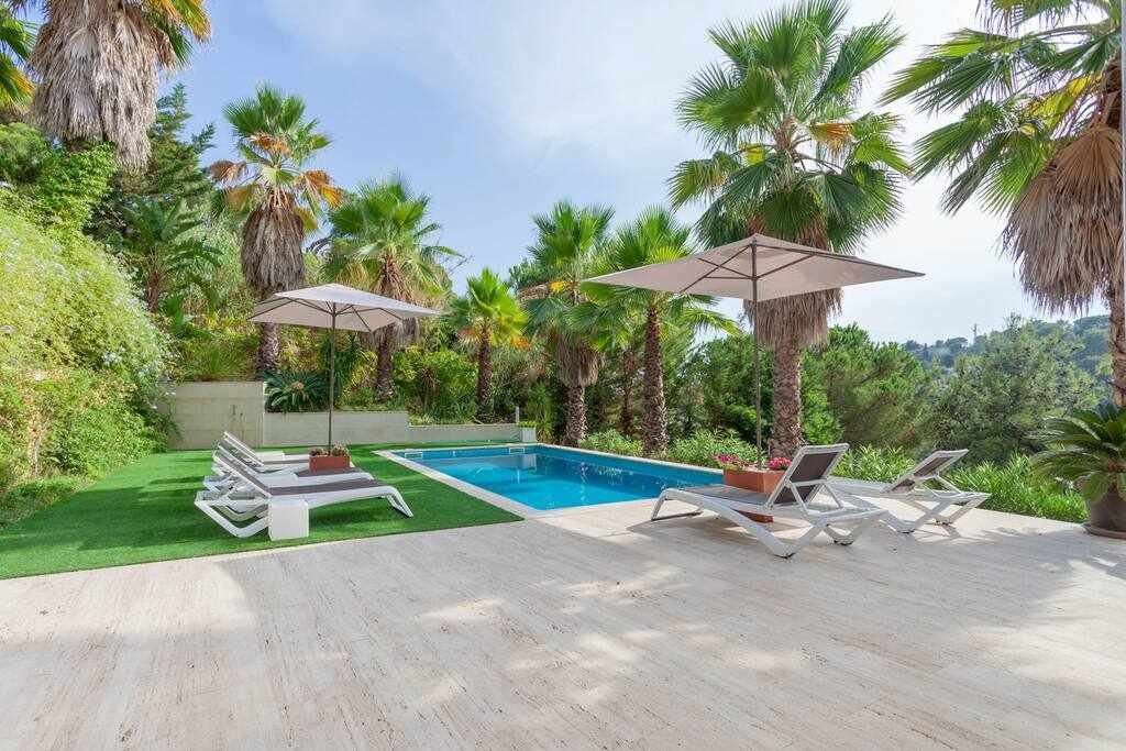 Luxury villa in Tossa de Mar with private beach gallery image 3