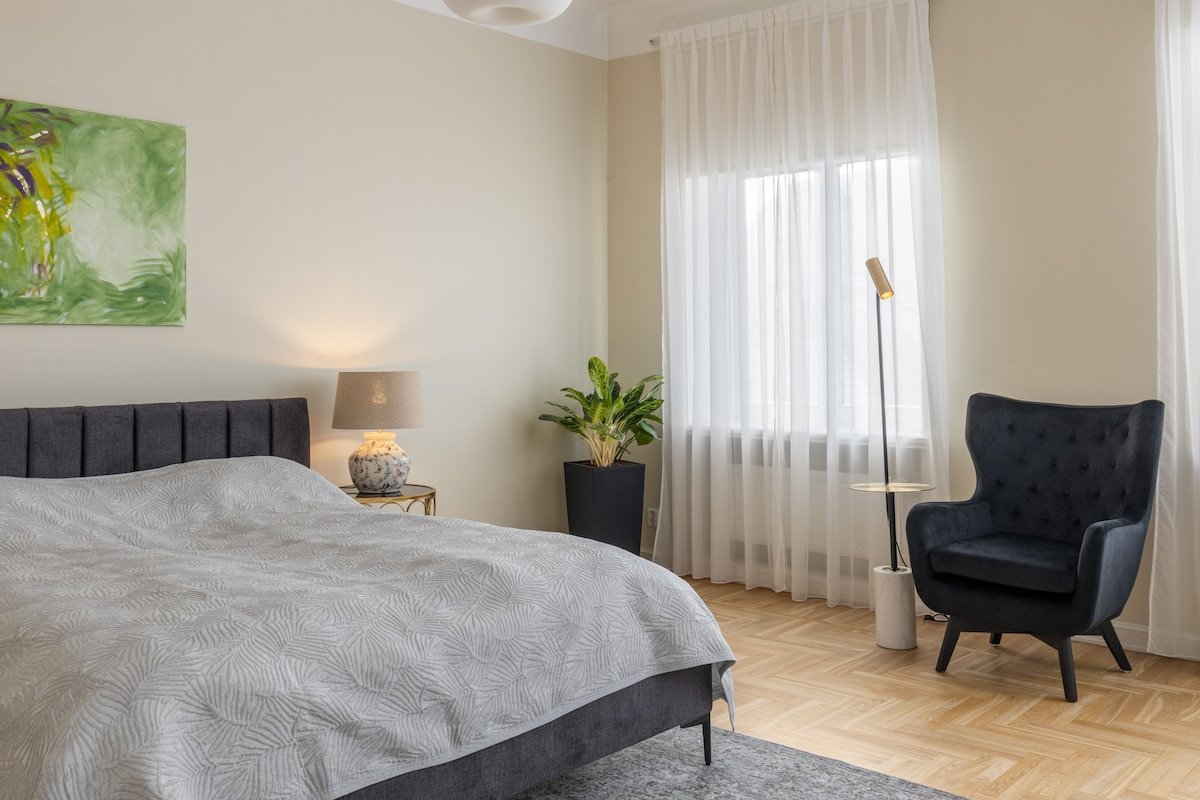 3bd Old Town apartment w/ Sauna gallery image 4