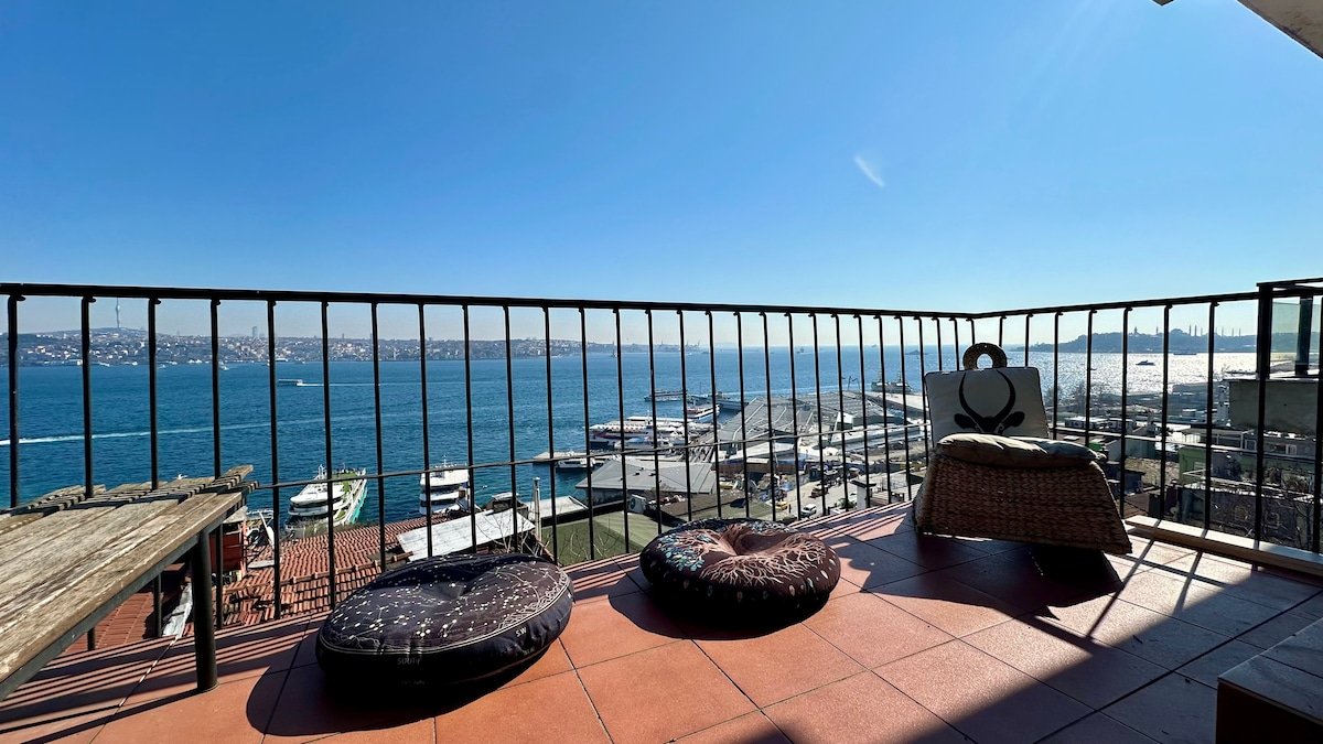 Amazing Bosphorus View and Cosy Balcony gallery image 4
