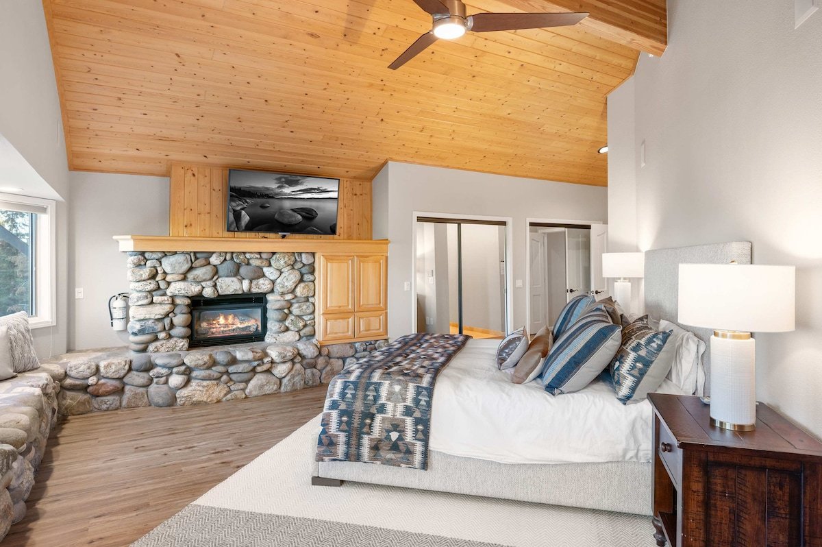 Luxury Tahoe Vacation Rental w/HotTub & Lake Views gallery image 2