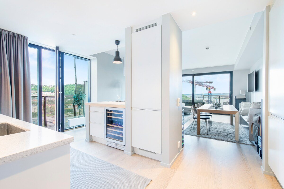 Central Designer Penthouse 19th floor-Amazing view gallery image 3