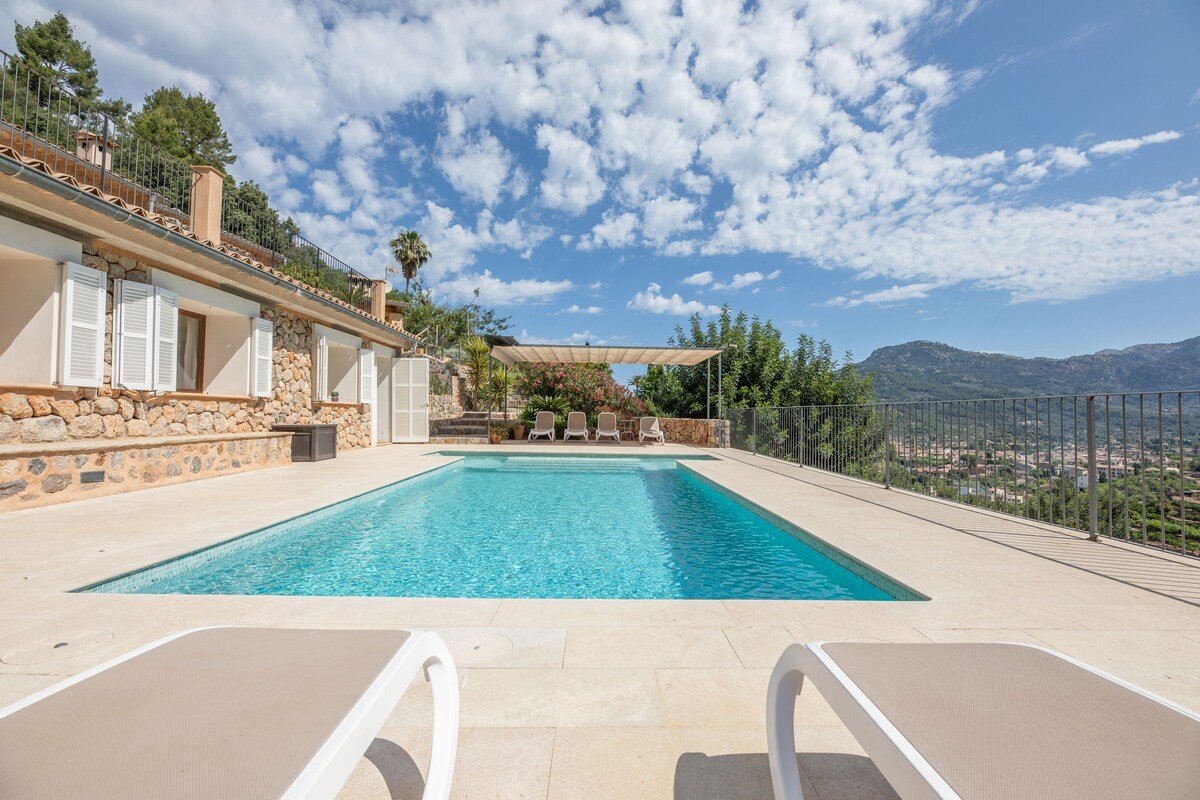 Beautiful house with pool in quiet location gallery image 4