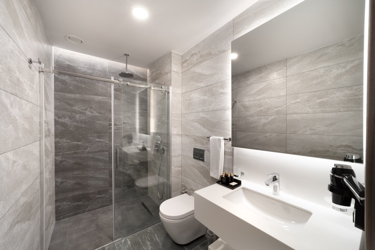 Jakuzili King Suit gallery image 3