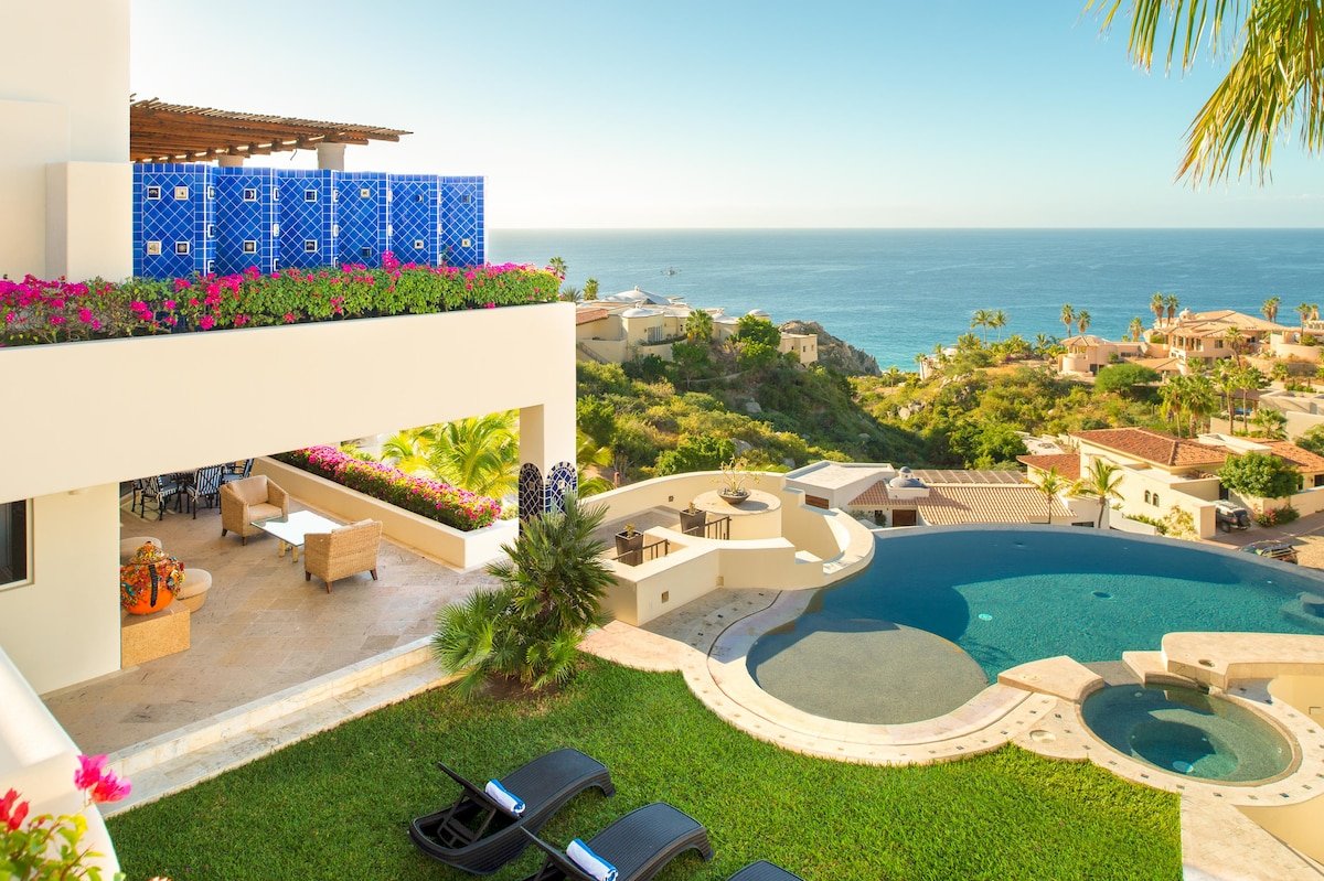 Ocean & Pedregal Views: Villa Perla by Cabo Villas