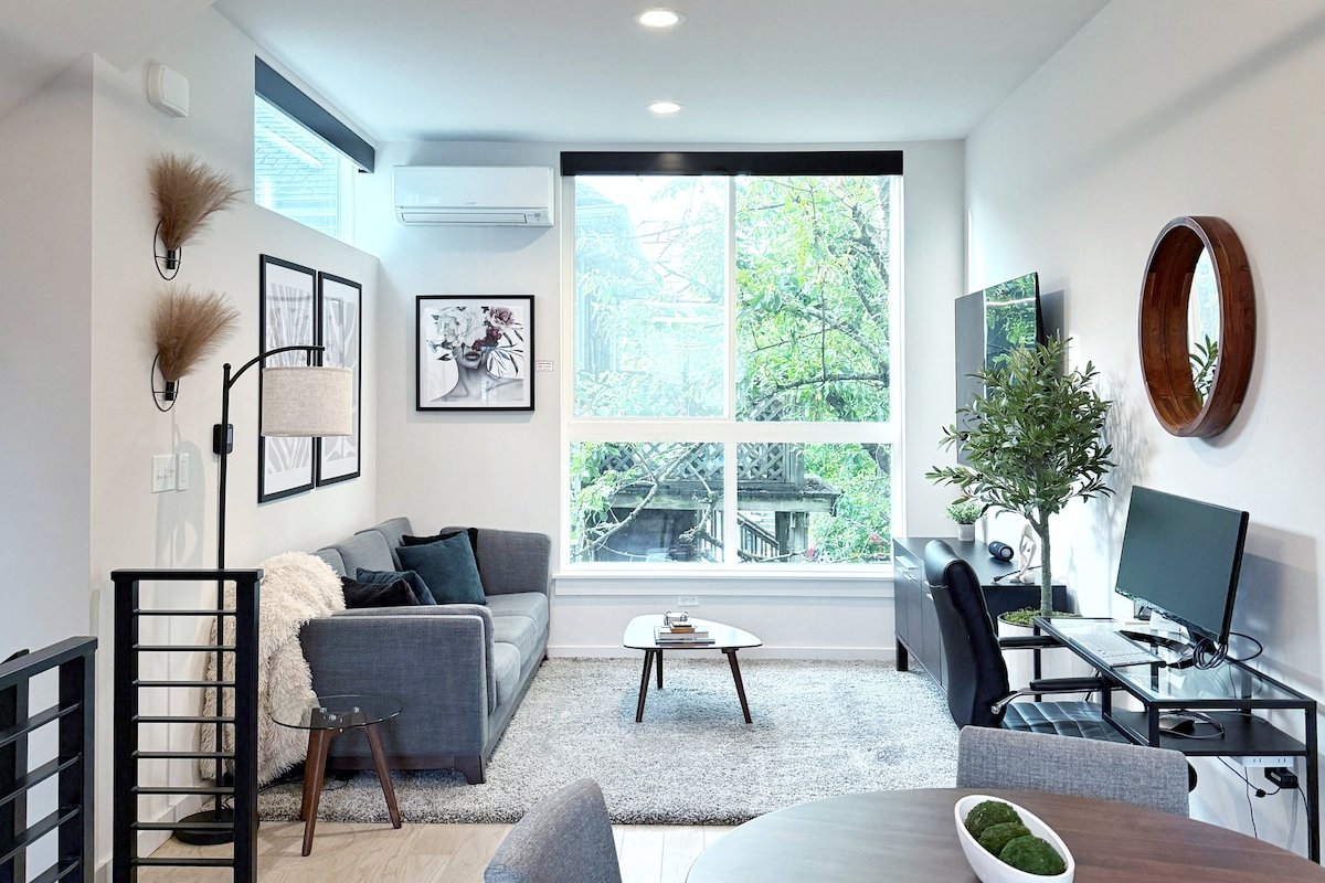 The Comforts of Home in Capitol Hill gallery image 4