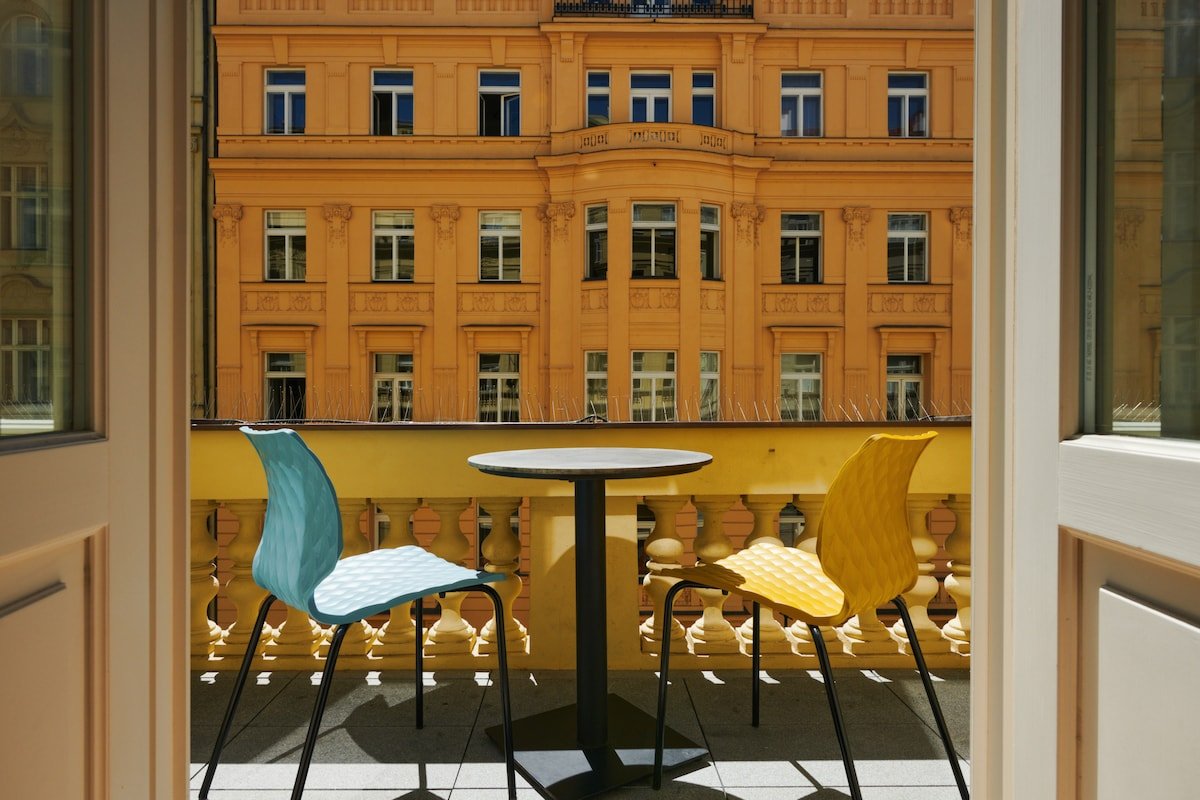 Bright Old Town 2-bedroom Apartment w/ balcony 3H gallery image 5