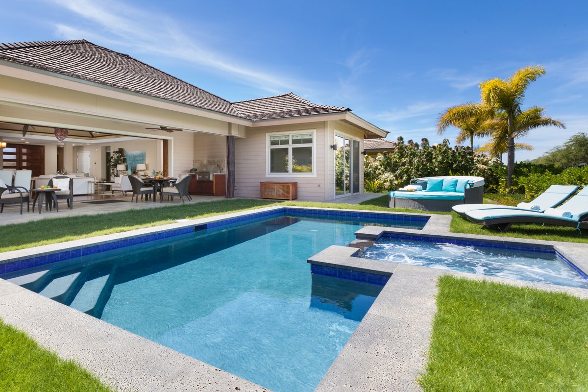 PiH Blue Lagoon Villa ~ Resort Pass, Pool & Spa