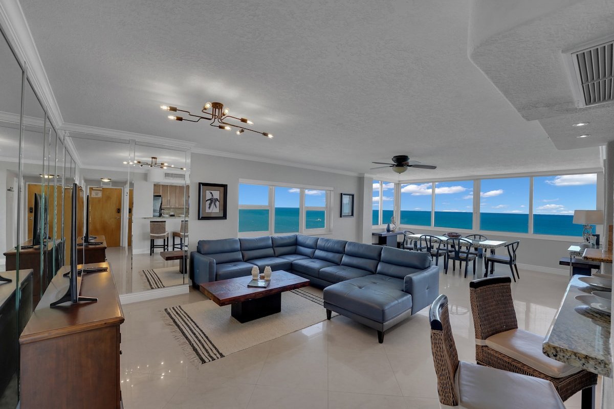 2 BR Apt w/ amazing view of beach, pool, beach bar gallery image 2
