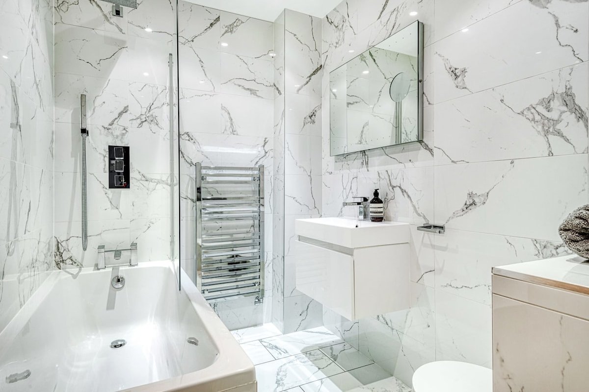 The King of Spades – Out of Office Lifestyle gallery image 5