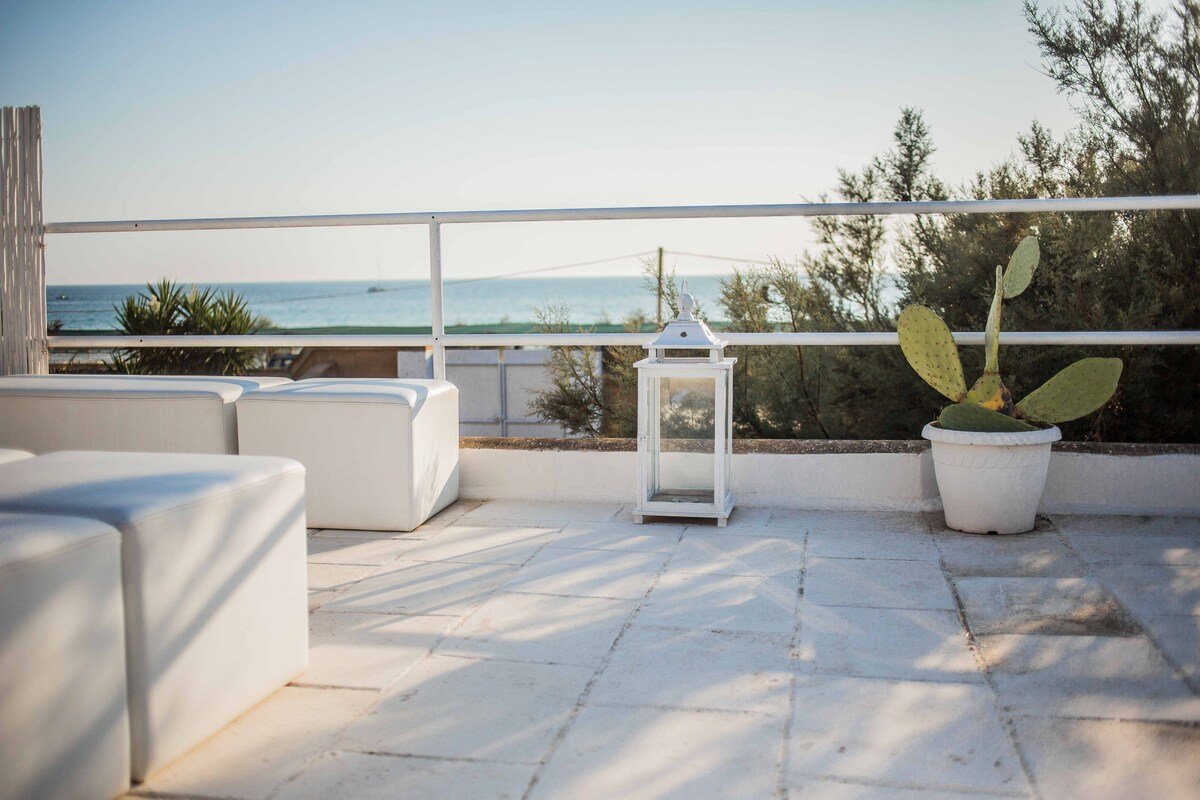 Ville fronte mare, immerse nel verde gallery image 5