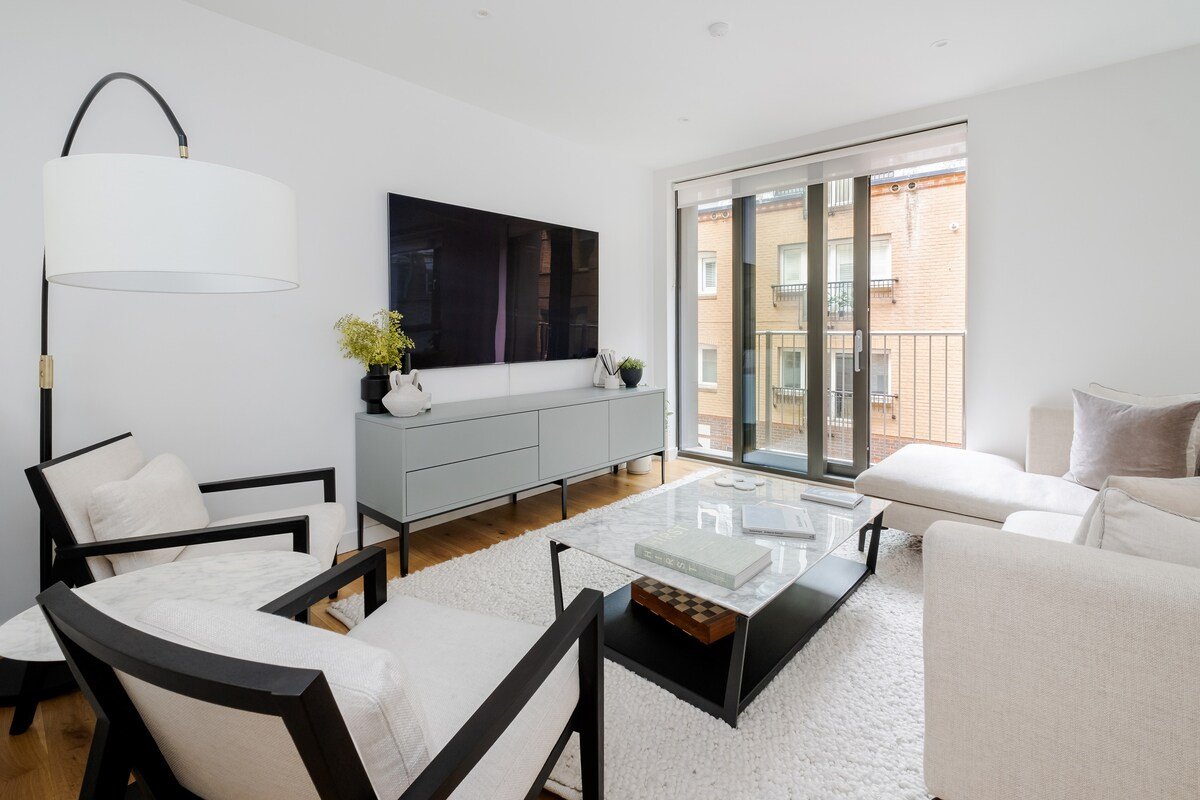 Luxury Mayfair Townhouse next to Buckingham Palace gallery image 4