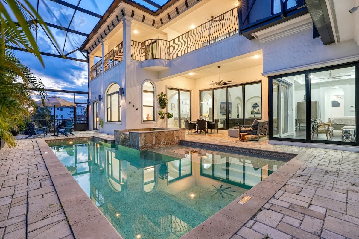 Spacious Luxury Waterfront Retreat with Pool & Spa