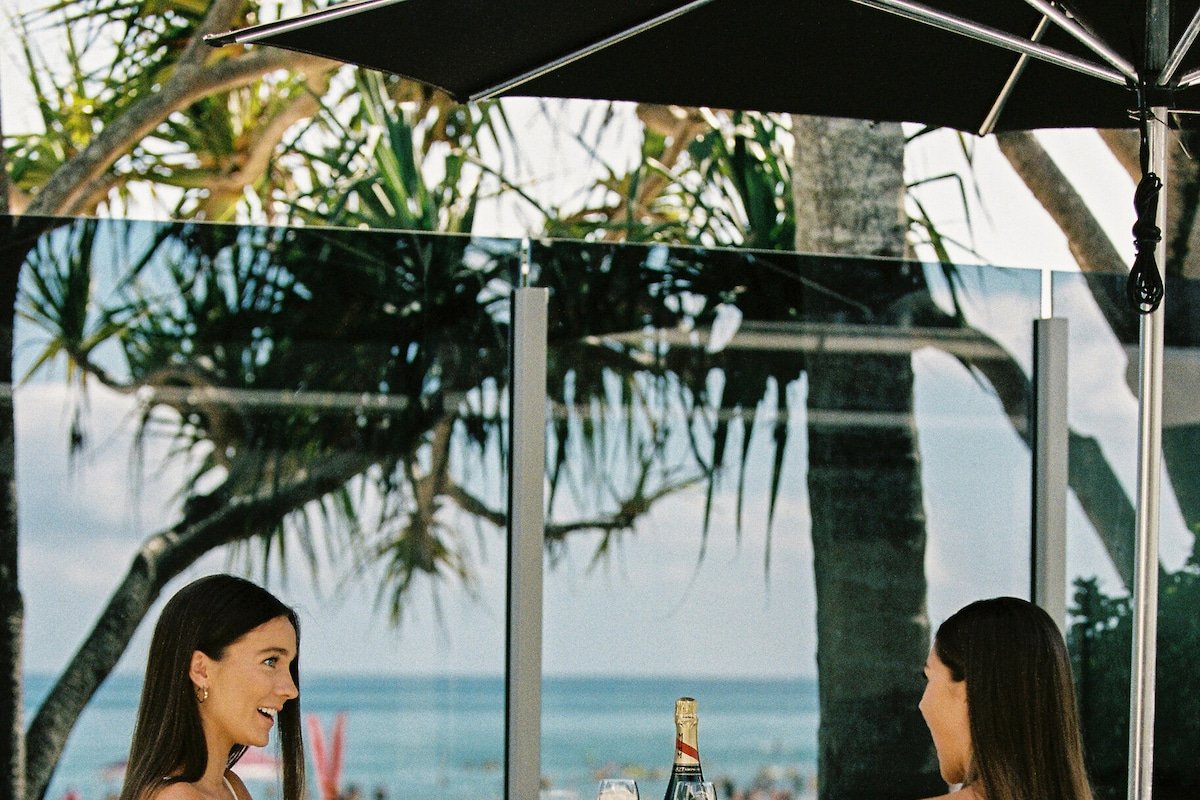 Beachfront 3 Bed w Plunge Pool gallery image 5