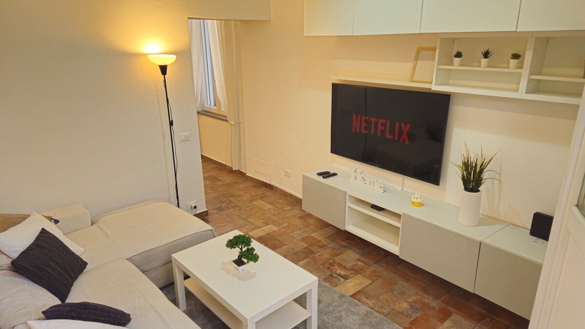 Cozy Modern Apartment with Terrace • Pantheon gallery image 2