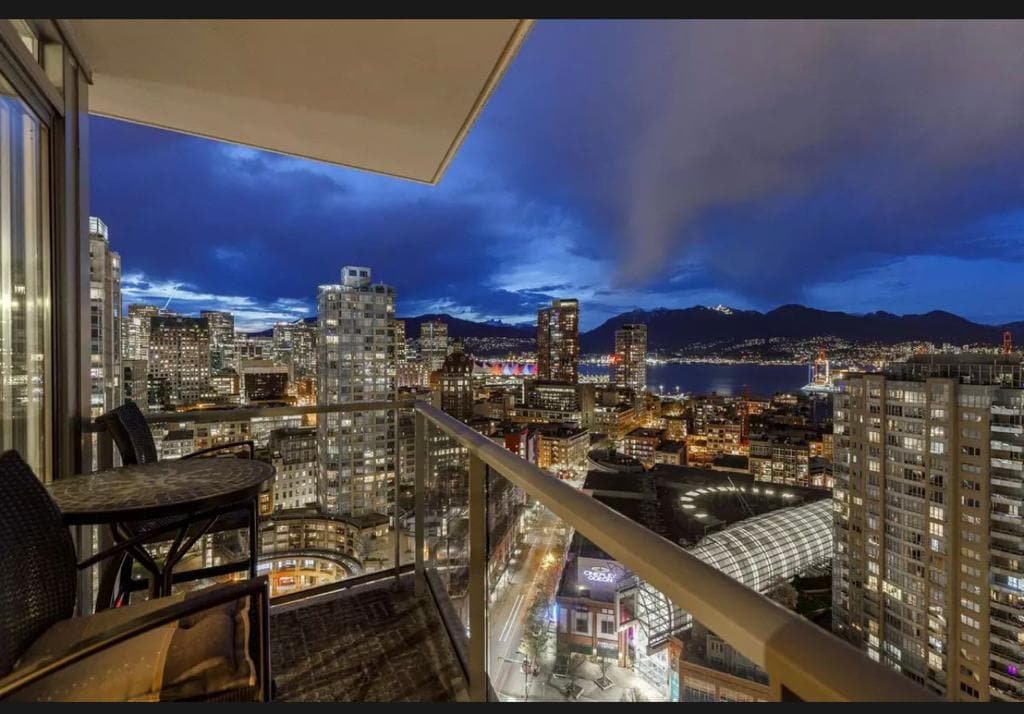 Skyline 2 BR Condo Surreal Mountain & Water View gallery image 2