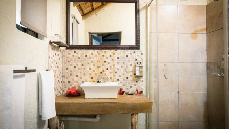 Umkumbe Safari Lodge Riverside Standard Rooms