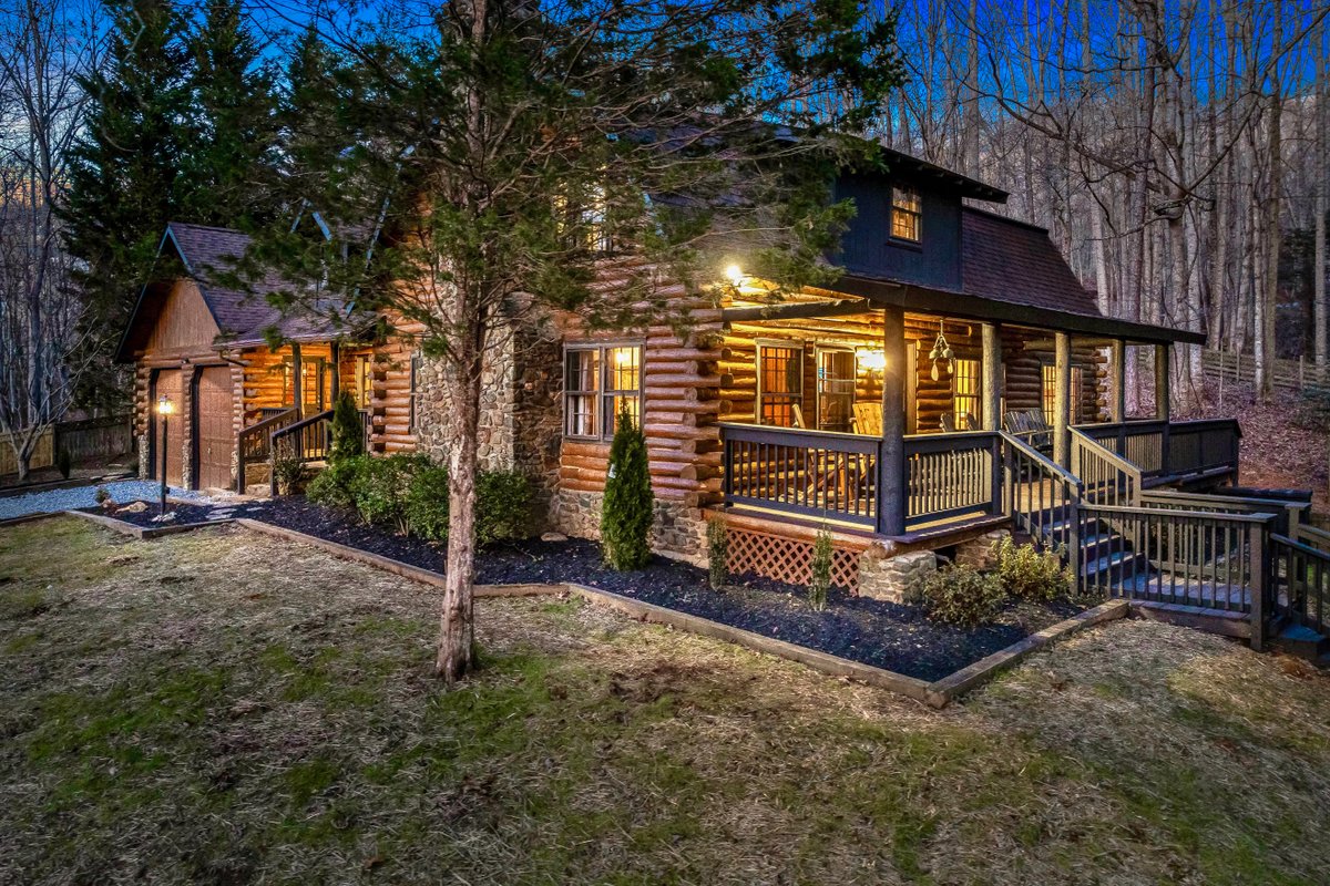 Luxury LogCabin Near Biltmore & Downtown Asheville