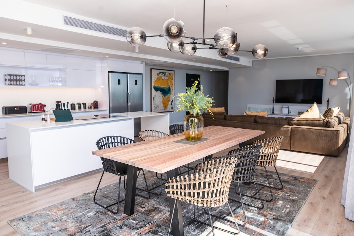 Magnificent penthouse with breathtaking views gallery image 3