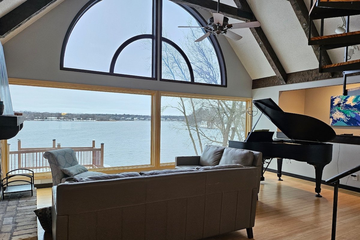 Wayzata Lakefront Retreat:Build your Best Memories gallery image 3