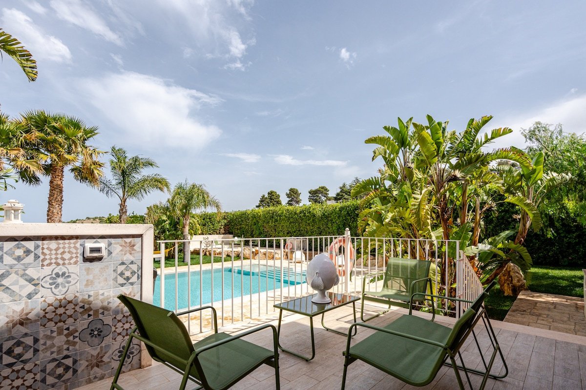 Massaroom: Villa strepitosa con vista mare gallery image 2