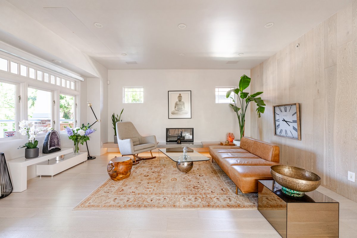 Executive Modern Getaway – Minutes to Downtown!