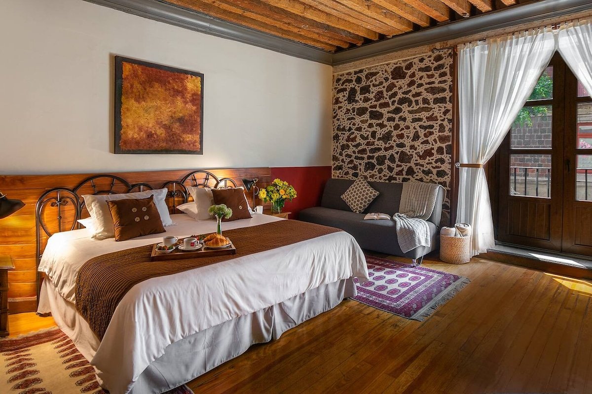 CASA SAUTO 2 Suites in Historic building/sleeps 8 gallery image 5