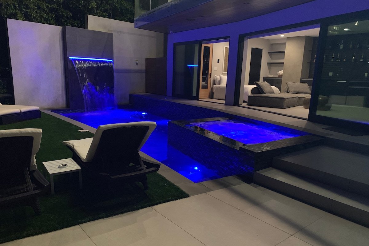 Hollywood Hills Home! City/OceanViews Pool & Sauna gallery image 4