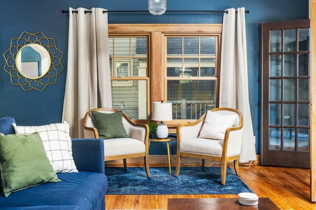 Classic Home near Ravine and OSU with 2 Car Garage gallery image 2