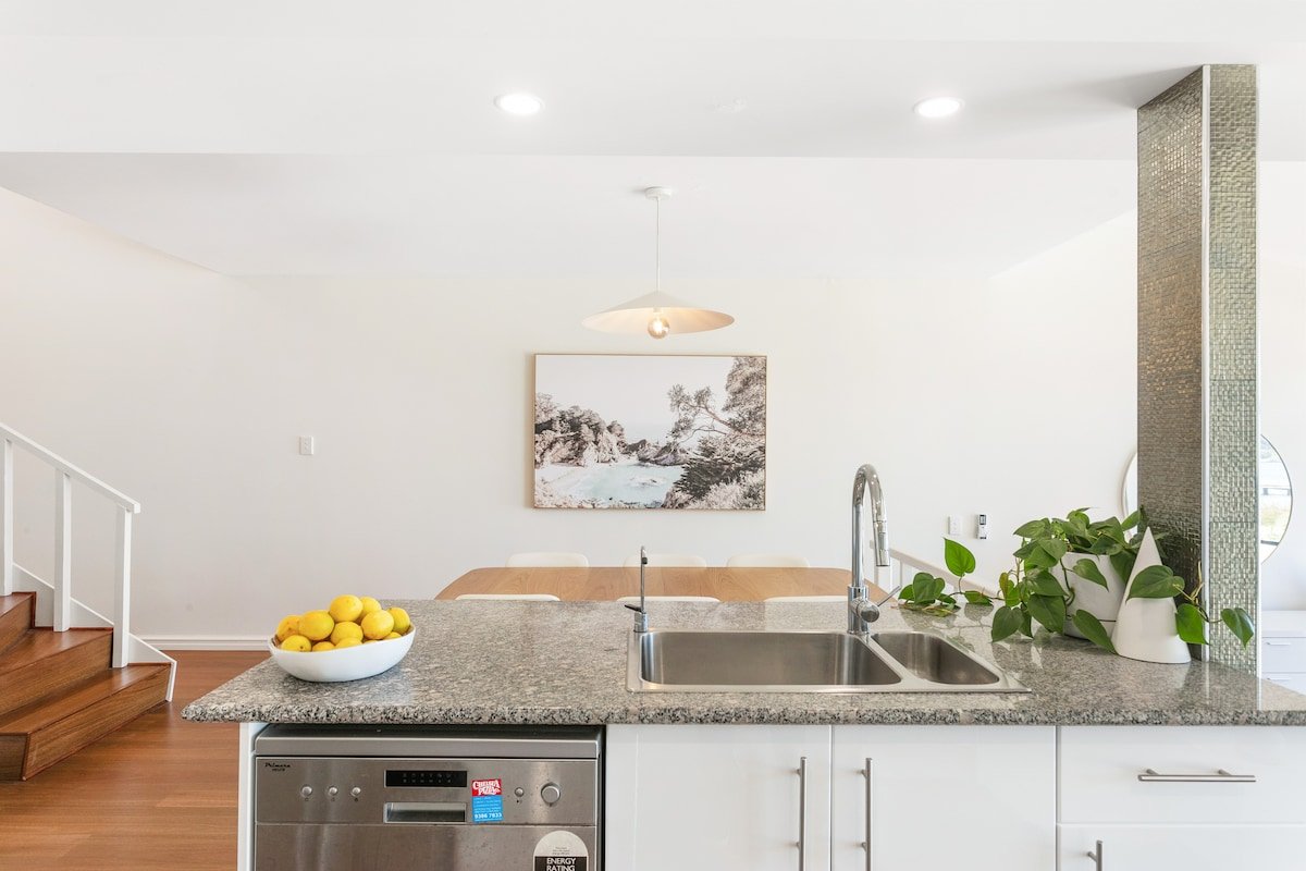 The Grecian Retreat River View gallery image 3