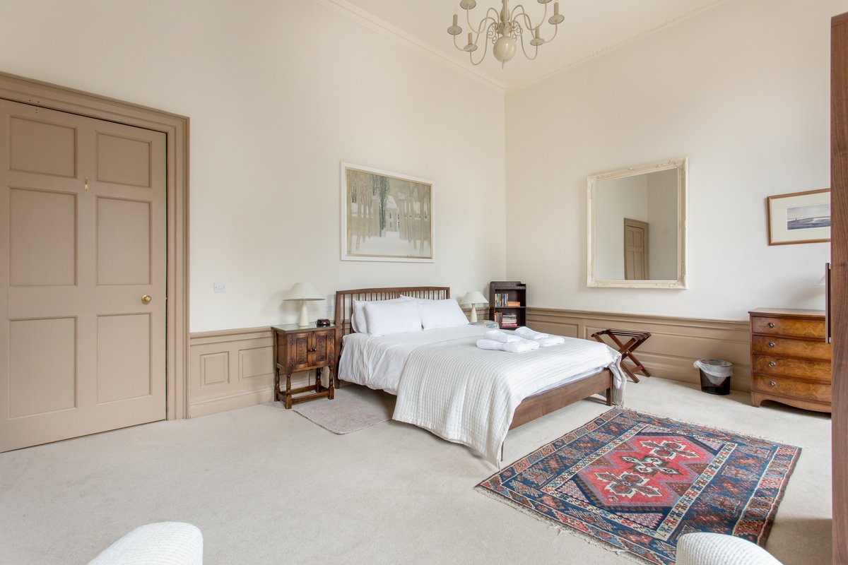 Queen Street One Apartment