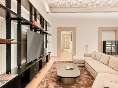 Golden Luxe, Palazzo Belle Arti