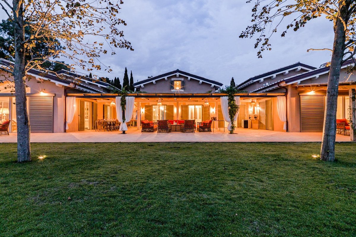 Villa Sofia – Luxury Sea View Villa in Tuscany