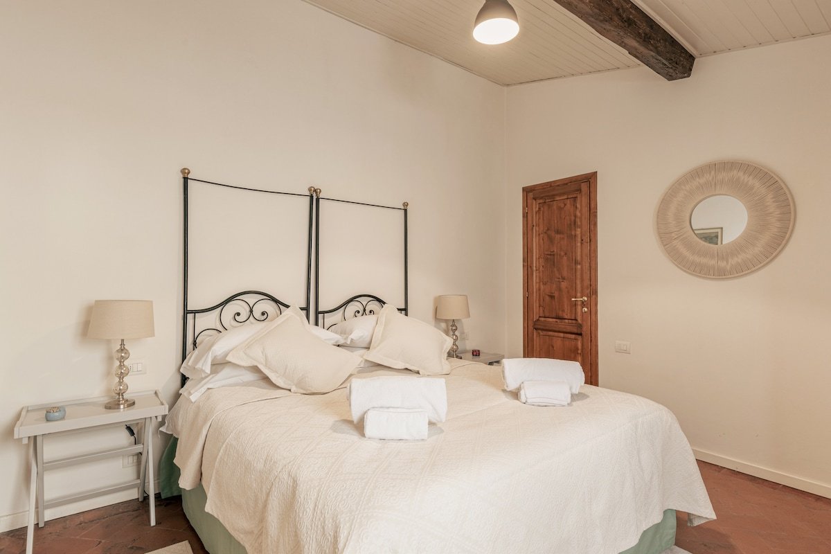 Valentina 4 gallery image 4