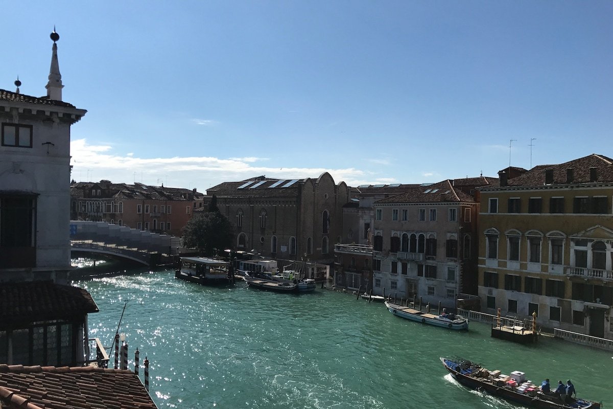 Superb Grand Canal 3BR Apart-Views-Terrace-Central gallery image 4