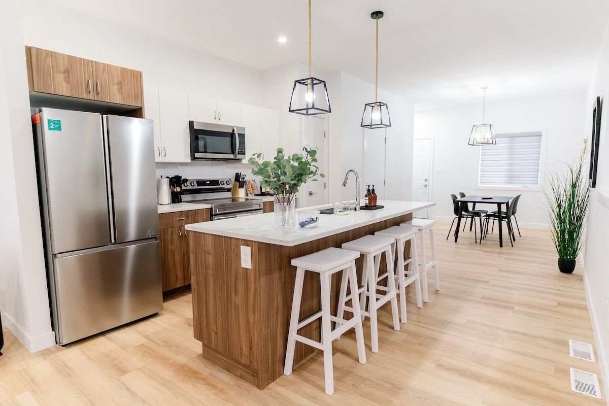 Perfect Comfy Retreat | Prime Airport Location gallery image 2